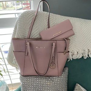 Michael Kors Charlotte Light Pink  Large TZ Tote Bag With Matching Wallet